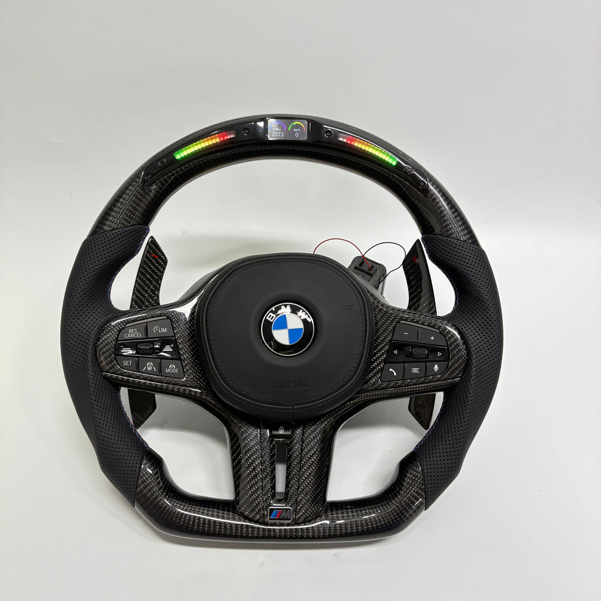 Volante BMW M Personalizado en Fibra de Carbono, Cuero Perforado y Pantalla LED con Airbag Incluido