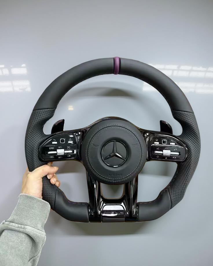 Volante Mercedes-AMG – Cuero Negro Perforado