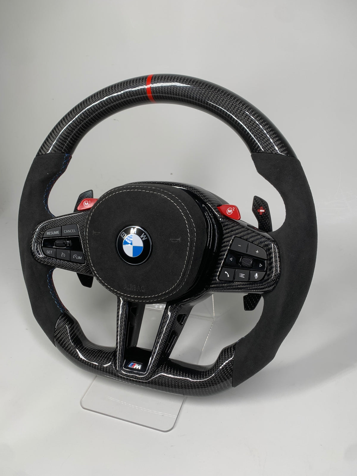 Volante BMW M Performance en Fibra de Carbono y Alcantara con M1/M2, Levas y Marcador Rojo