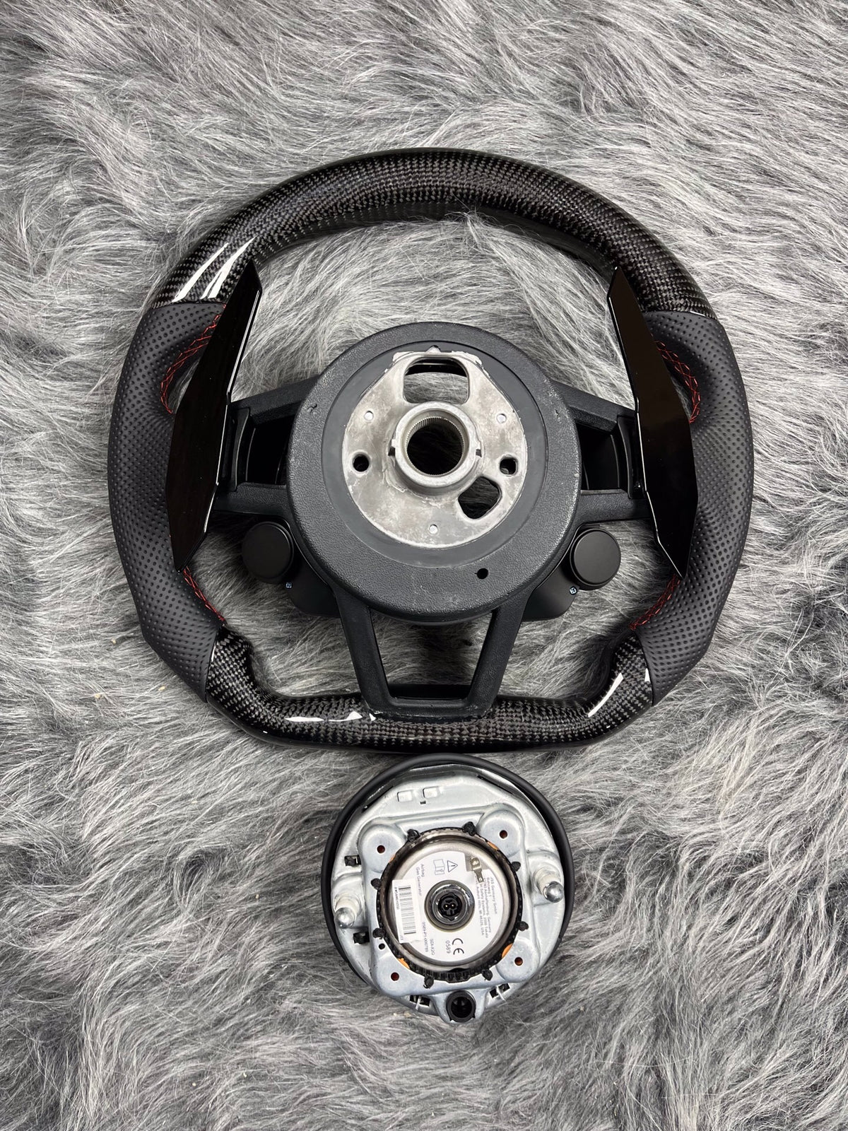 Volante Audi RS Deportivo en Carbono y Cuero Perforado con Pantalla LED | Levas, Drive Select, Start/Stop, Fondo Plano y Airbag