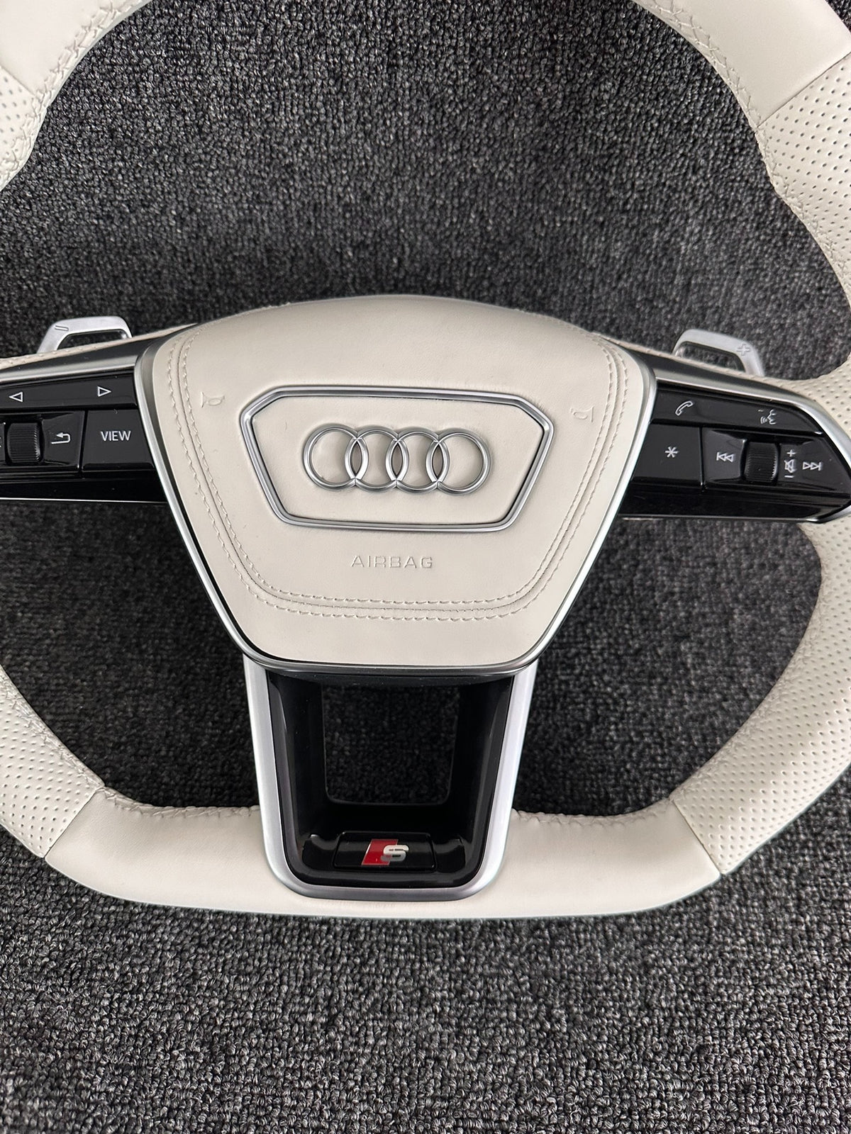 Volante Audi S Deportivo en Piel Color Marfil | Mandos Multifunción, Levas de Cambio, Fondo Plano y Airbag