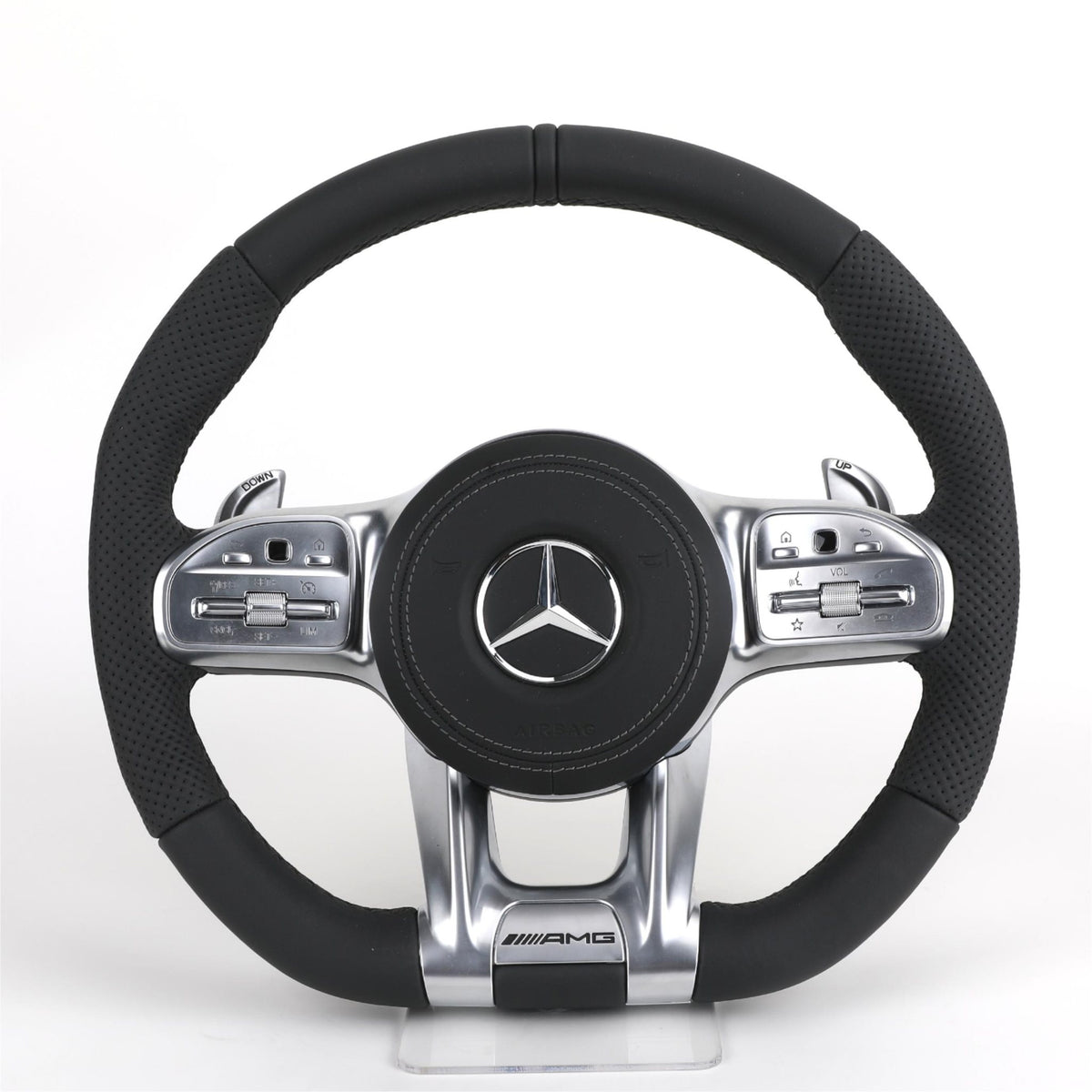Volante Mercedes-AMG Edition en Cuero Negro Perforado con Levas, Multifunción y Acabado Plateado