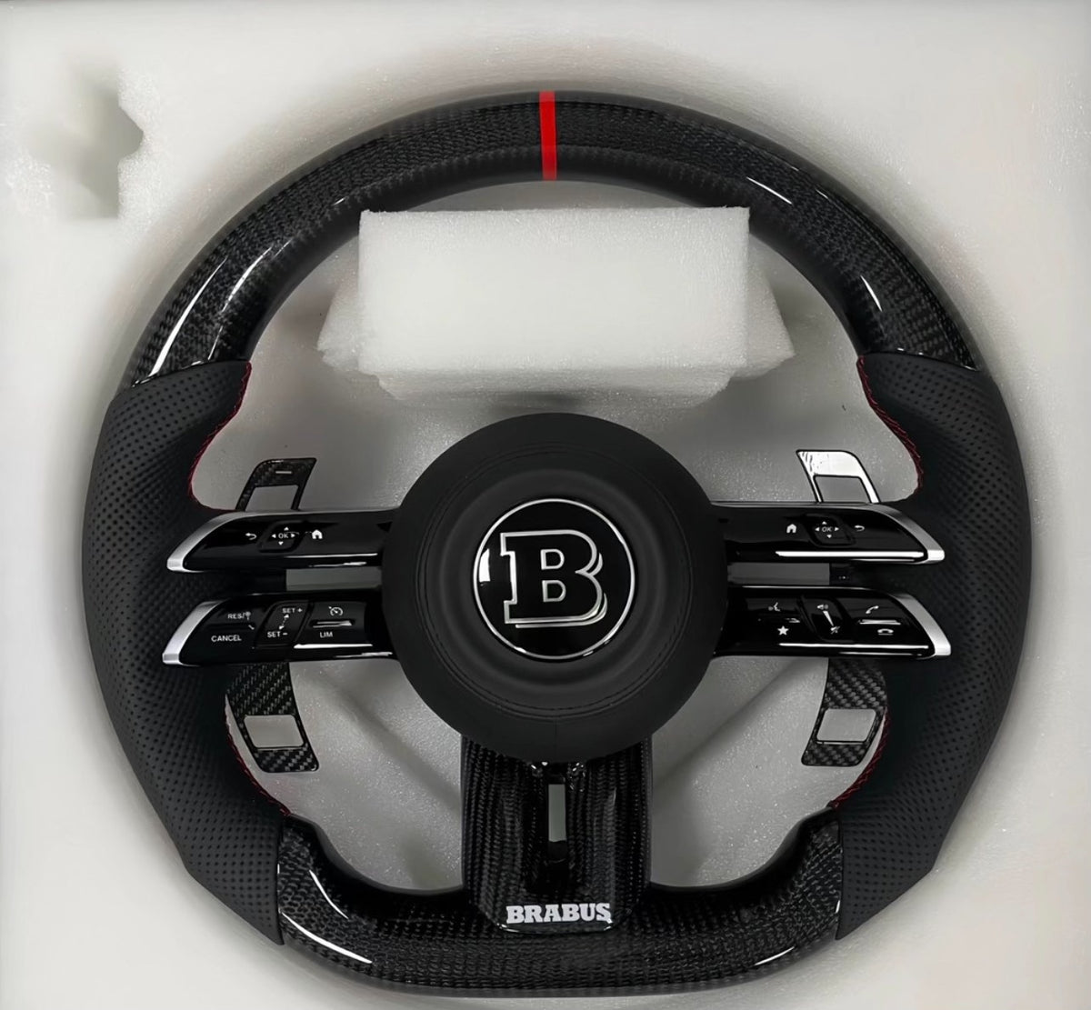 Volante Mercedes-BRABUS Deportivo en Fibra de Carbono y Cuero Perforado | Fondo Plano, Cuatro Levas, Multifunción y Airbag