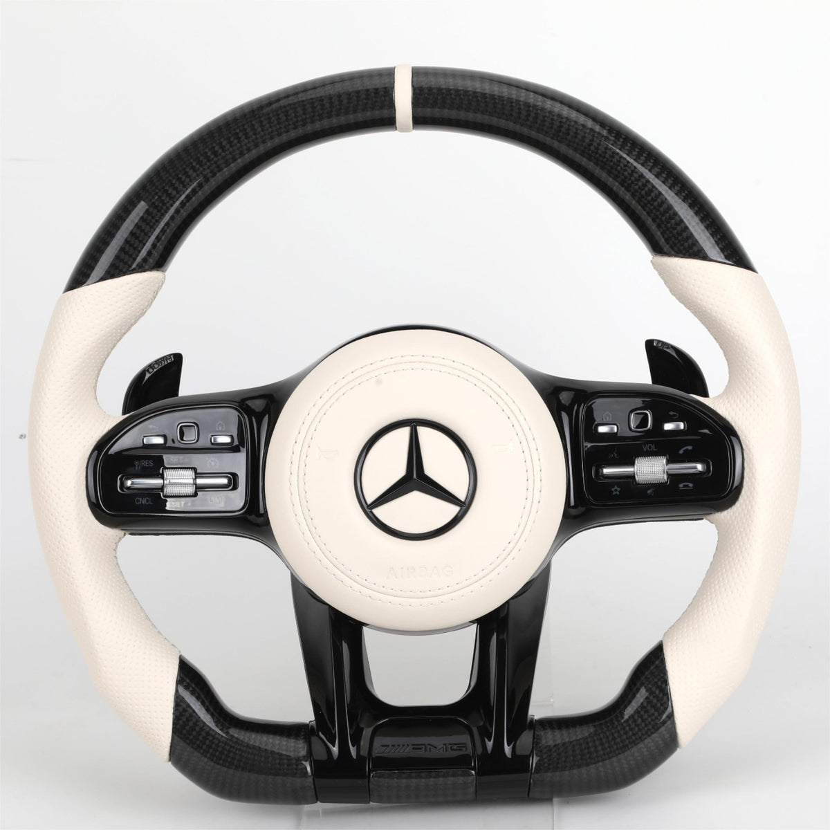 Volante Mercedes-AMG Performance en Fibra de Carbono y Cuero Blanco Perforado con Levas, Multifunción y Race Display