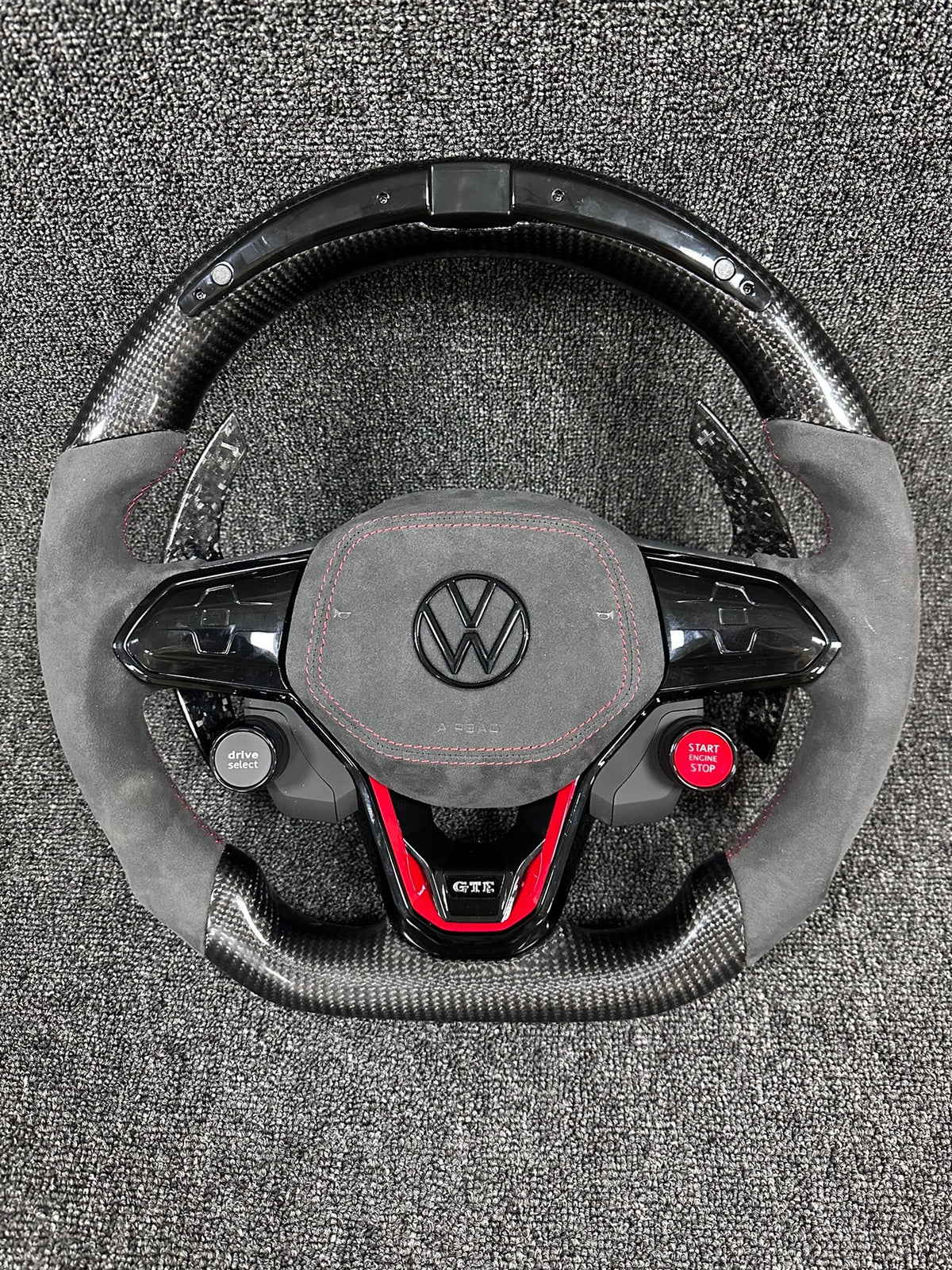 Volante Volkswagen GTI Deportivo en Carbono y Alcántara | Pantalla LED, Levas de Carbono, Mandos Multifunción, Fondo Plano y Airbag