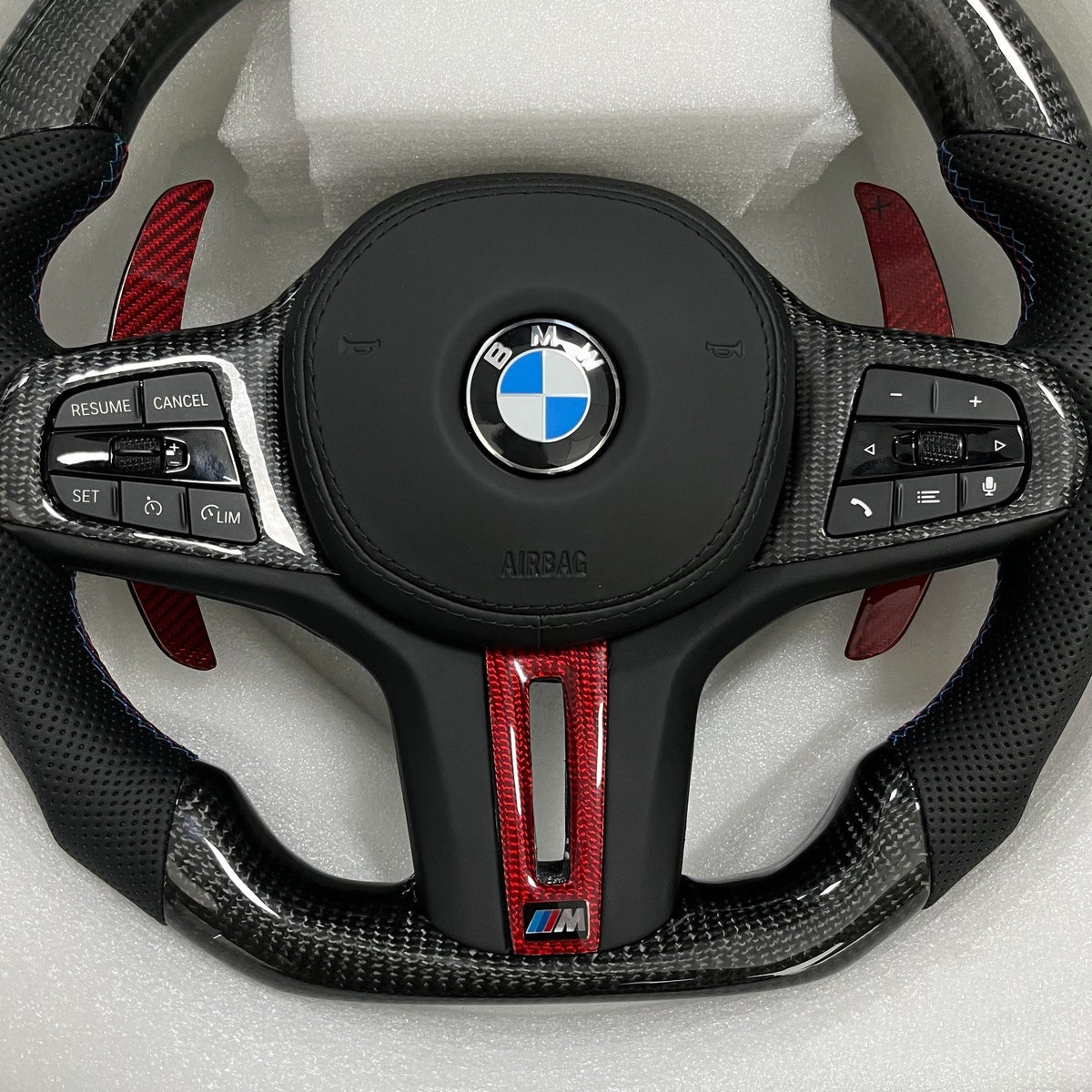 Volante BMW M Deportivo en Fibra de Carbono y Cuero Perforado | Levas de Carbono Rojo, Multifunción, Airbag y Detalles M