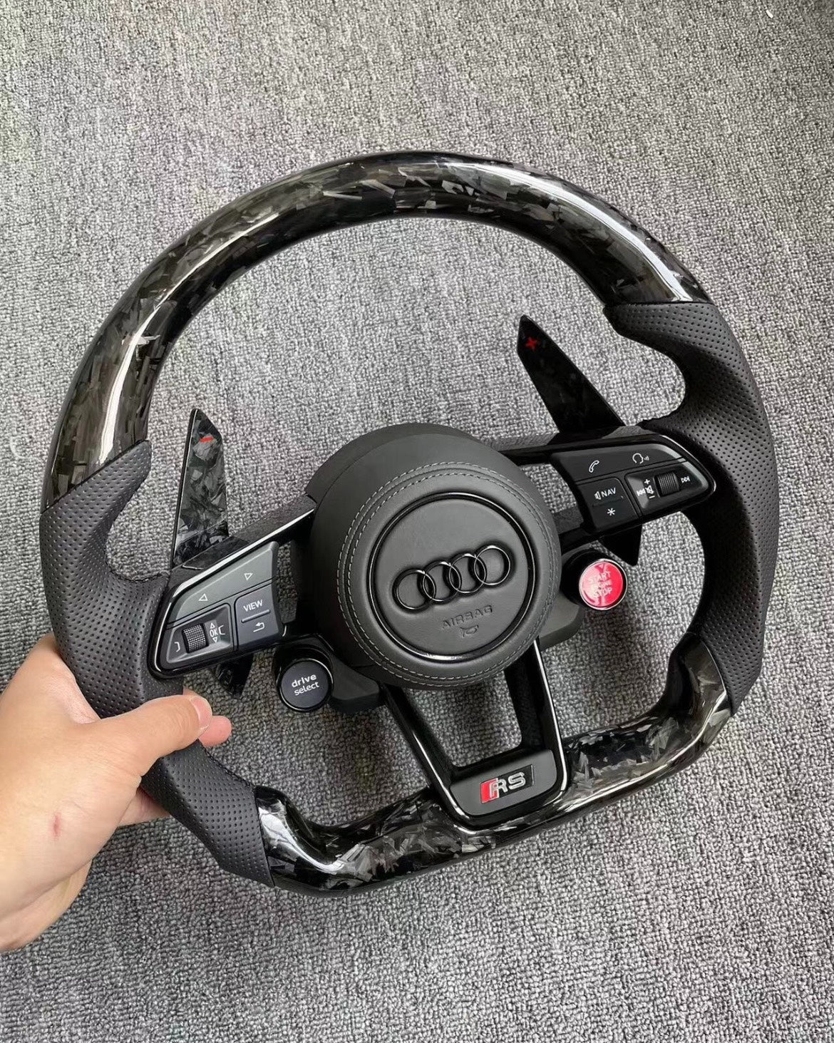 Volante Audi RS Deportivo en Carbono Forjado y Cuero Perforado | Levas de Carbono, Mandos Multifunción, Fondo Plano y Airbag