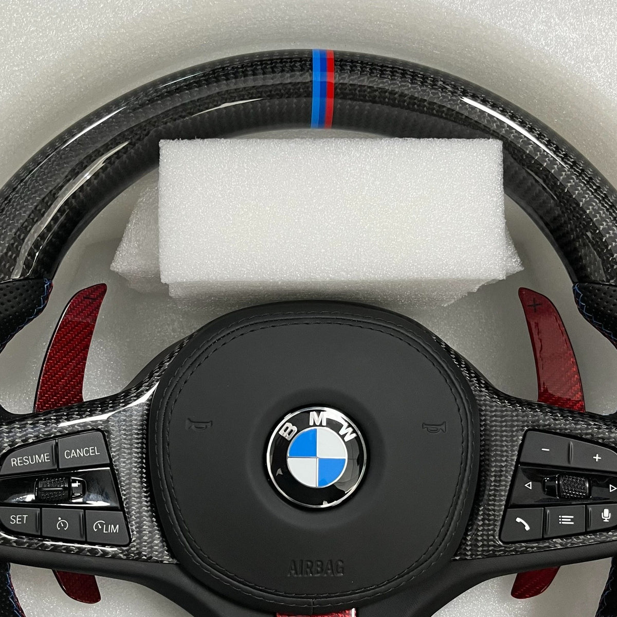 Volante BMW M Deportivo en Fibra de Carbono y Cuero Perforado | Levas de Carbono Rojo, Multifunción, Airbag y Detalles M