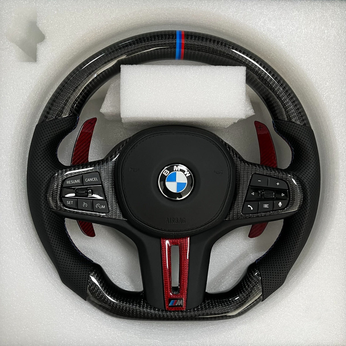 Volante BMW M Deportivo en Fibra de Carbono y Cuero Perforado | Levas de Carbono Rojo, Multifunción, Airbag y Detalles M