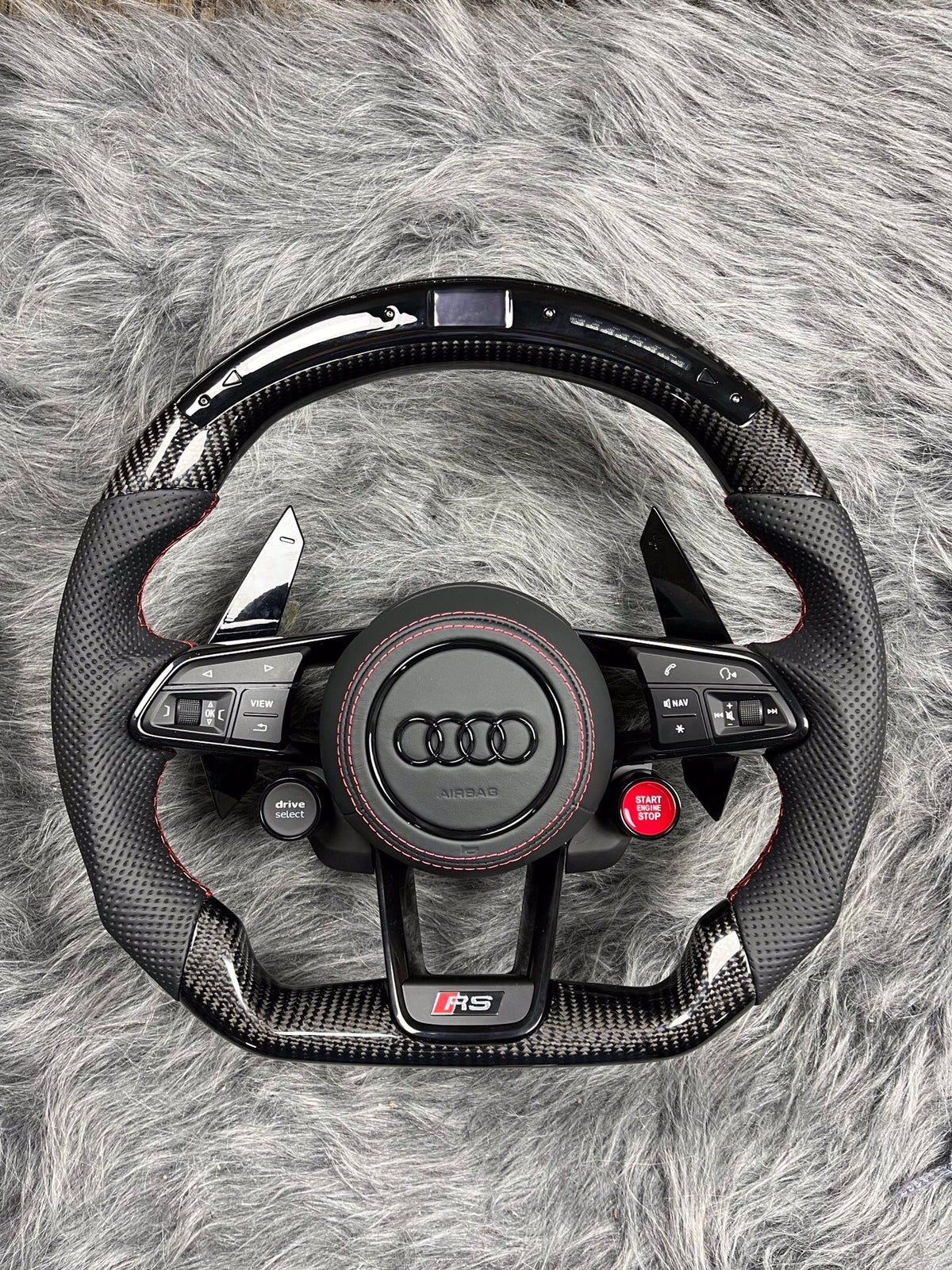 Volante Audi RS Deportivo en Carbono y Cuero Perforado con Pantalla LED | Levas, Drive Select, Start/Stop, Fondo Plano y Airbag
