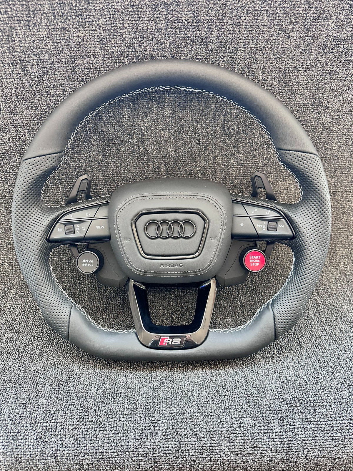 Volante Deportivo Audi RS de Cuero Negro Perforado con Drive Select, Start Engine Stop, Levas y Airbag Incluido