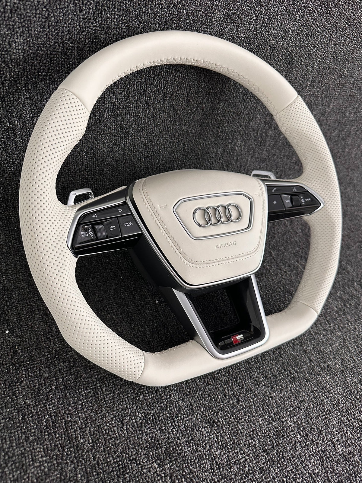 Volante Audi S Deportivo en Piel Color Marfil | Mandos Multifunción, Levas de Cambio, Fondo Plano y Airbag