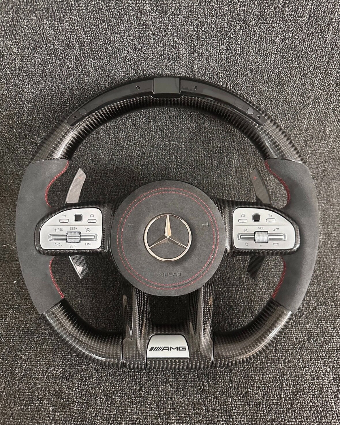 Volante Mercedes-AMG Deportivo en Carbono y Alcántara | Pantalla LED, Levas de Carbono, Fondo Plano y Airbag