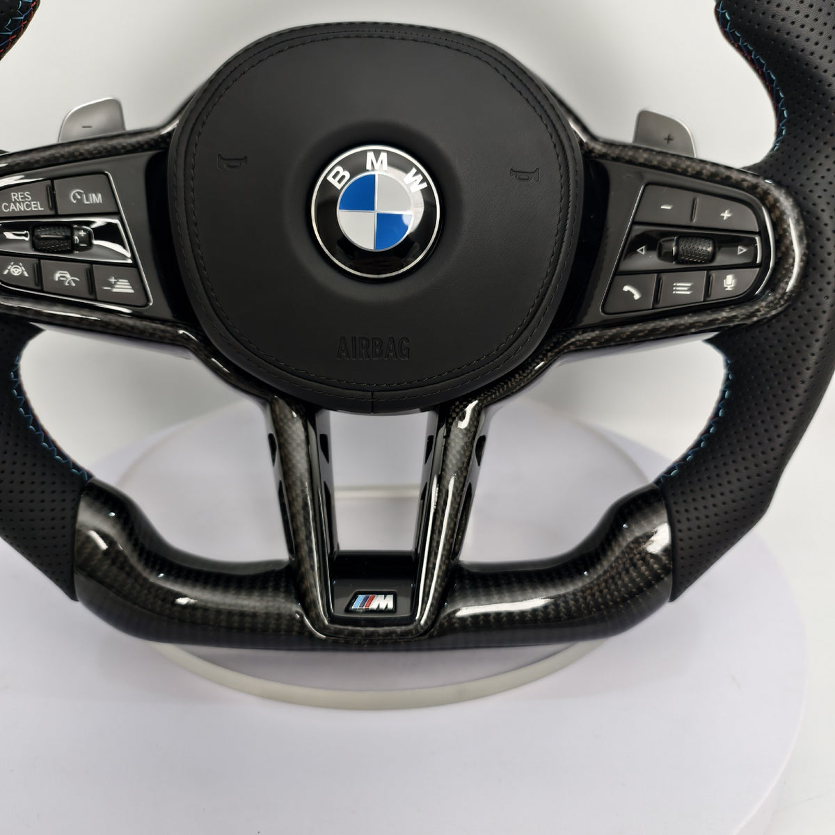 Volante BMW M de Carbono y Cuero Perforado | Base Plana, Levas de Cambio, Mandos Multifunción y Airbag