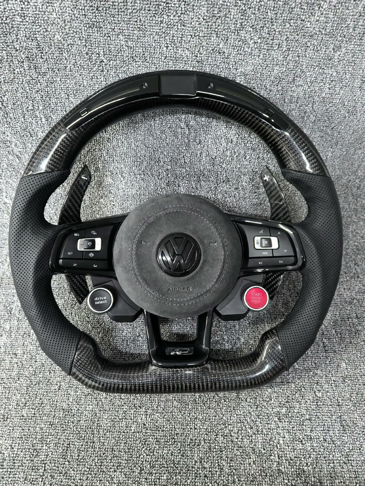 Volante Deportivo Volkswagen R de Carbono, Cuero Perforado y LED con Levas, Drive Select, Start Engine Stop y Airbag Incluido