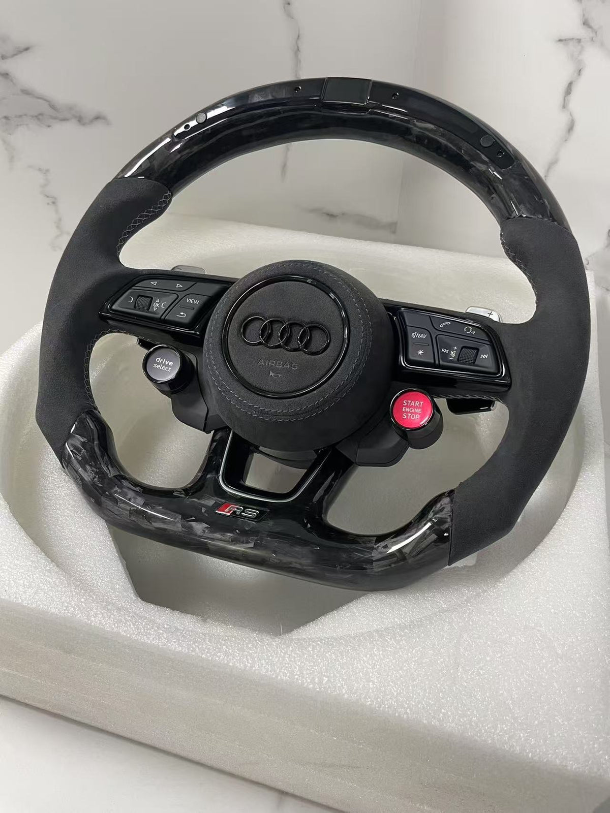 Volante Audi RS Deportivo en Carbono Forjado y Alcántara | Display LED, Levas, Drive Select, Start Engine Stop, Multifunción y Airbag