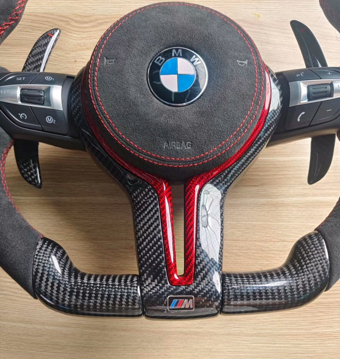 Volante BMW M Performance en Fibra de Carbono y Alcántara | Levas de Carbono, Botones M1/M2, Multifunción, Airbag y Detalles Rojos