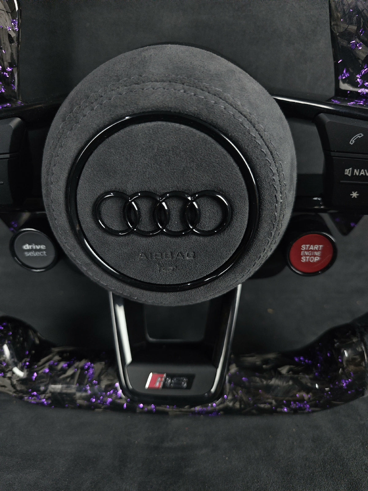 Volante Audi RS Deportivo en Carbono Forjado con Detalles Morados y Alcántara Gris | Levas, Drive Select, Start Engine Stop, Multifunción y Airbag