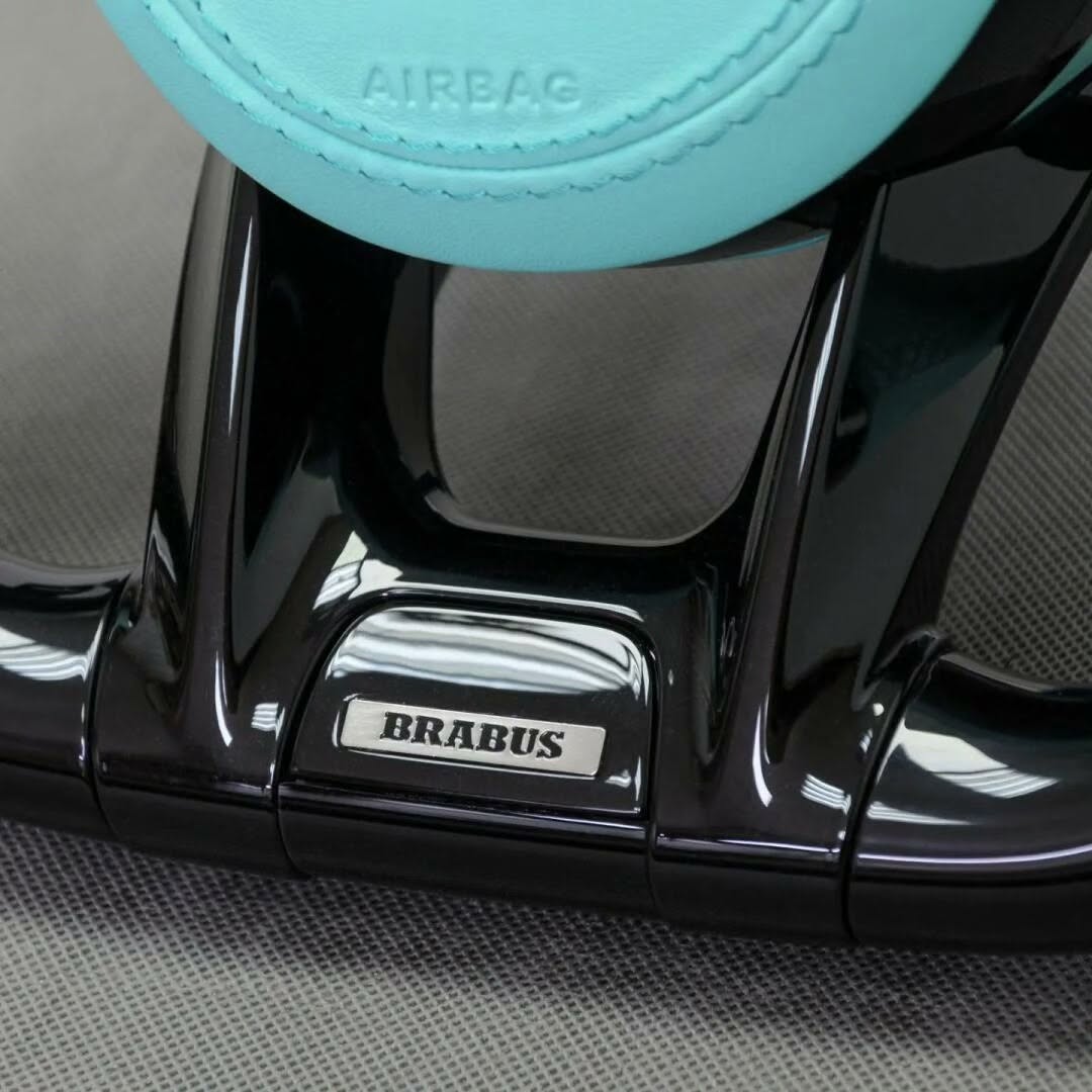 Volante Mercedes-Benz BRABUS Personalizado en Cuero Turquesa y Negro Brillante con Airbag Incluido