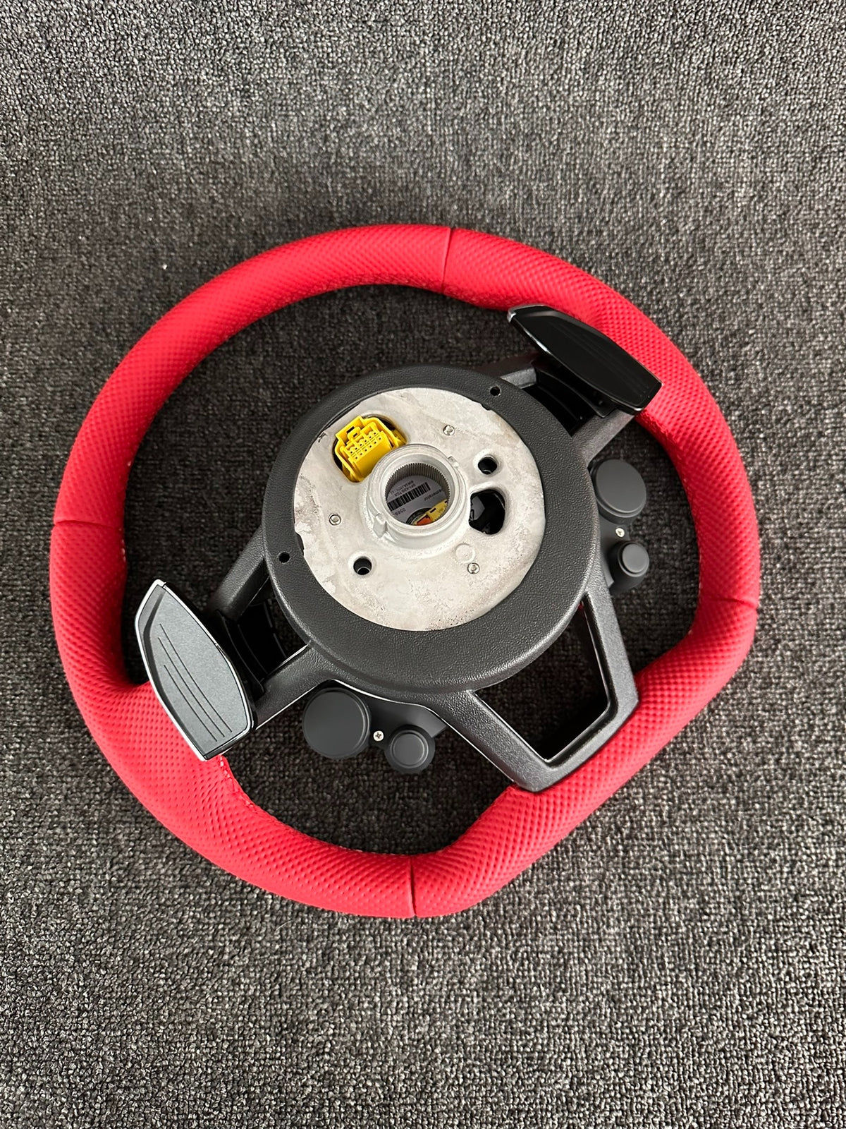 Volante Audi RS Deportivo en Cuero Rojo Perforado | Levas, Drive Select, Start Engine Stop, Botones Deportivos, Multifunción y Airbag