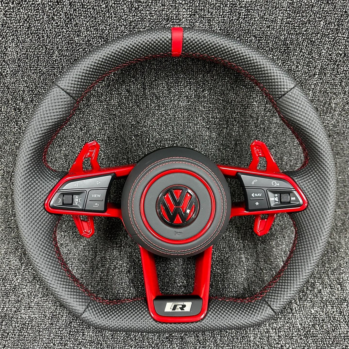 Volante Volkswagen R Deportivo en Cuero Negro Texturizado | Levas Rojas, Multifunción, Airbag y Marcador Central Rojo