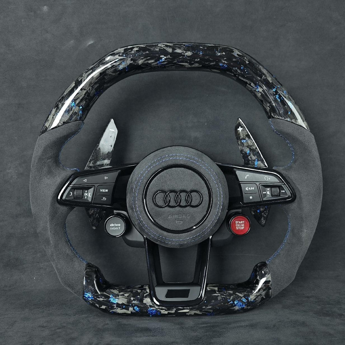 Volante Audi RS en Alcantara Negra con Fibra de Carbono Azul, Levas y Multifunción