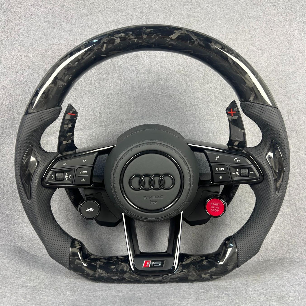 Volante Audi RS Performance en Fibra de Carbono y Cuero Perforado con Levas, Multifunción y Start/Stop
