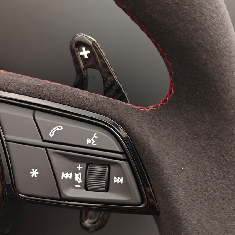 Volante Audi RS en Fibra de Carbono y Alcantara con Levas, Multifunción y Display LED