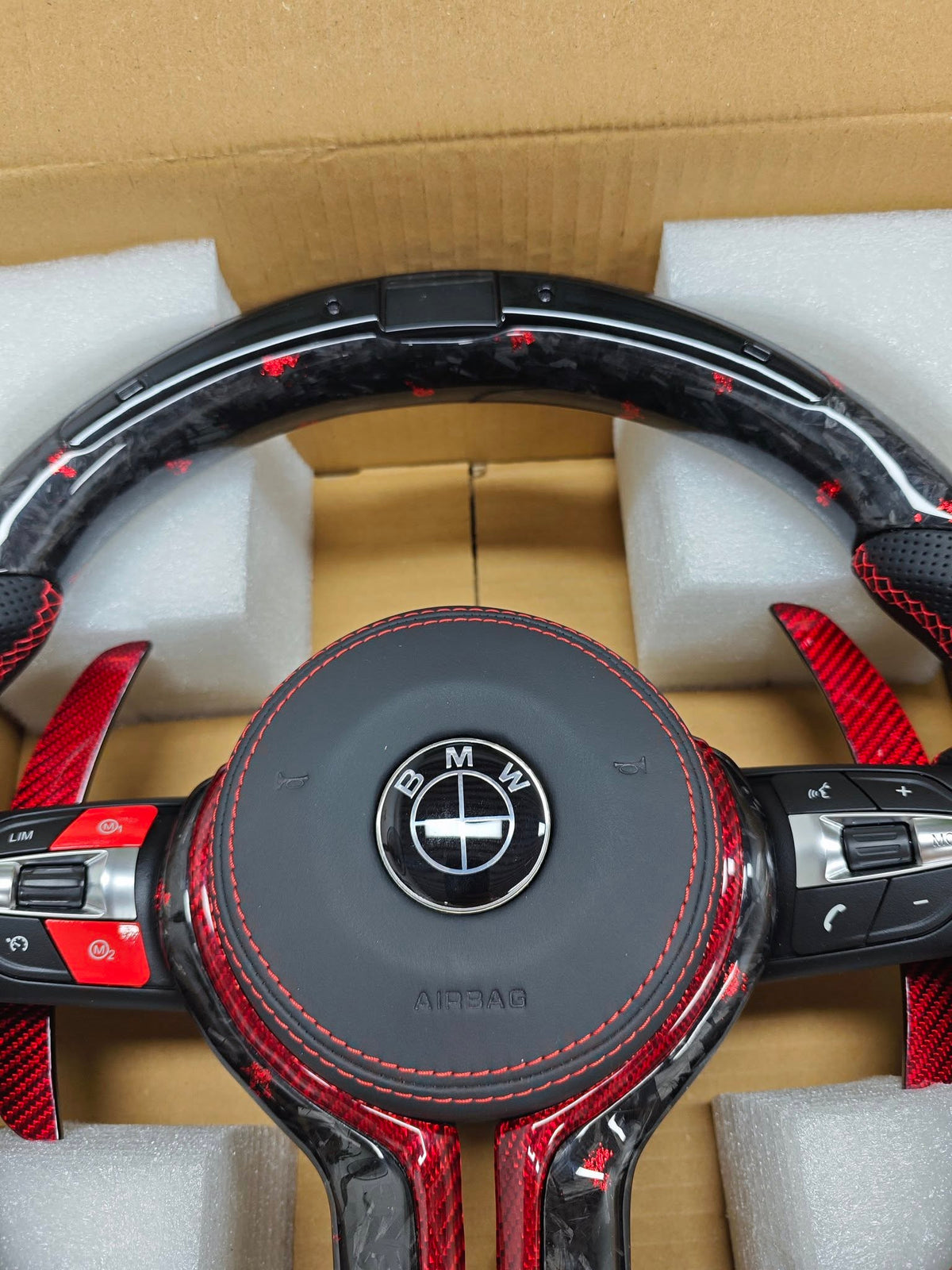 Volante BMW M Sport en Cuero Negro con Levas, Multifunción y Acabado Plateado