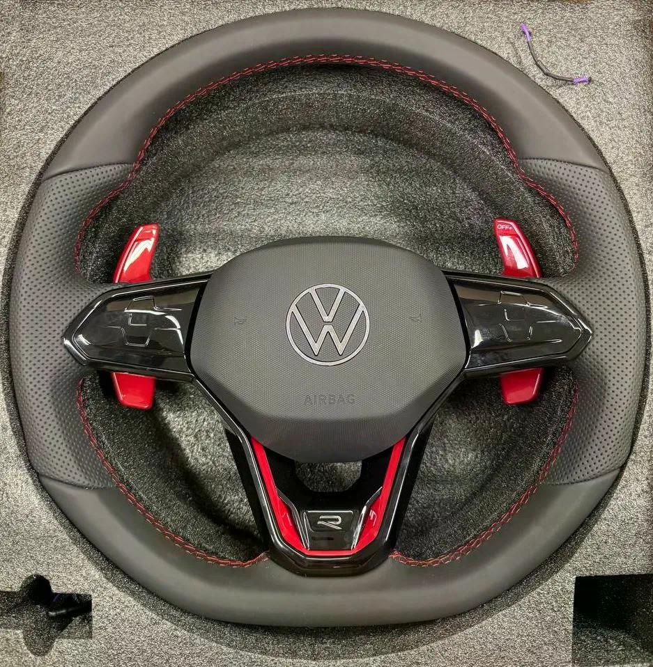 Volante Volkswagen R Performance en Negro Perforado con Levas Rojas, Costuras Rojas y Multifunción