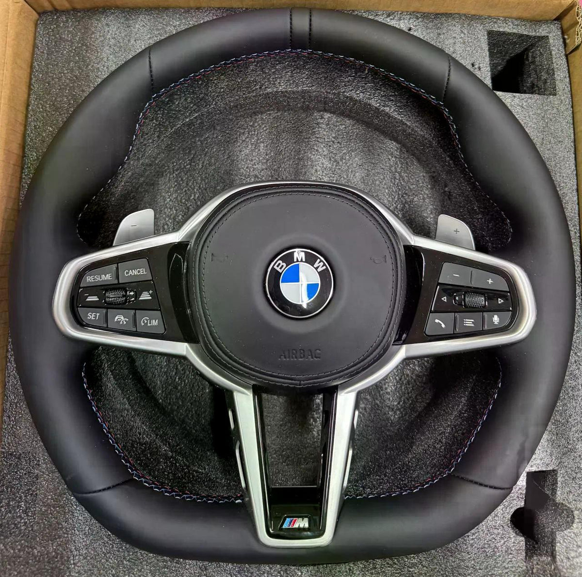 Volante BMW M Sport en Cuero Negro con Levas, Multifunción y Detalles M