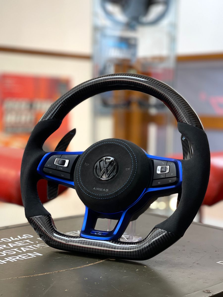 Volante Volkswagen R – Carbono y Alcántara