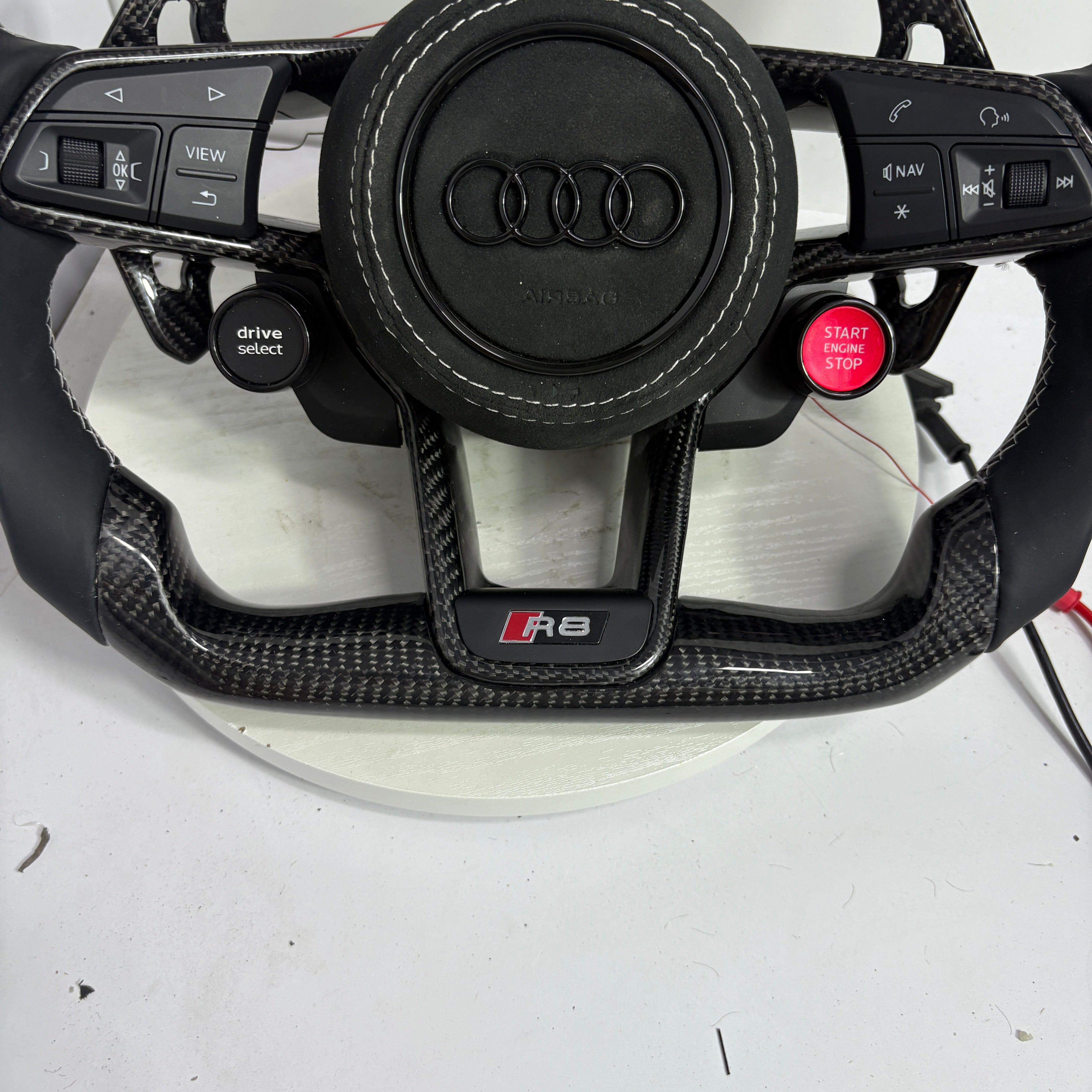 Volante Audi RS – Carbono Negro, Alcántara y Display LED