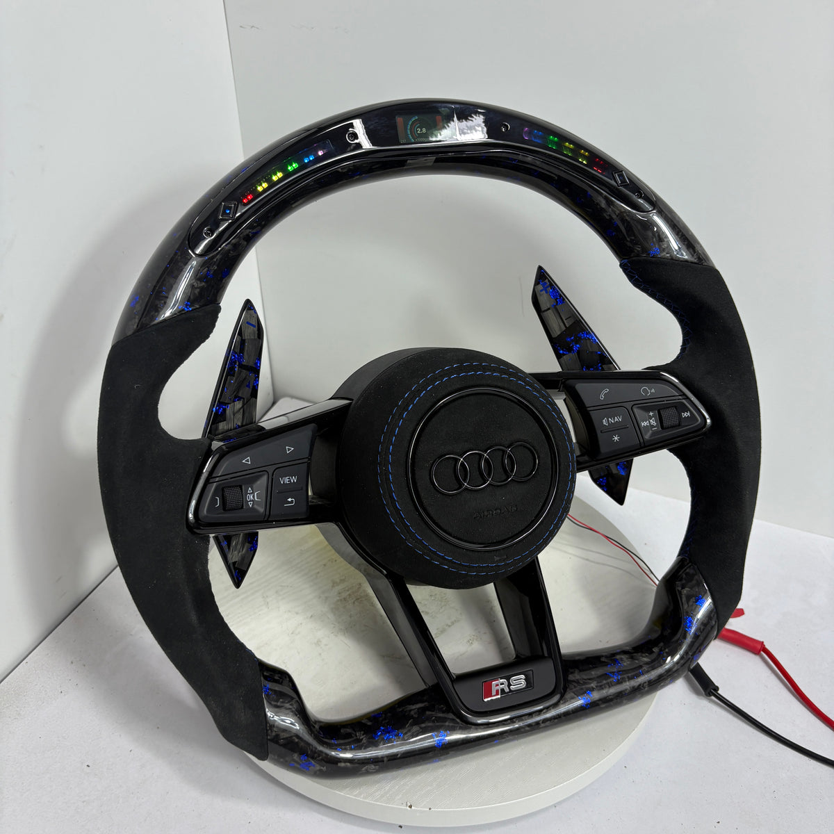 Volante Audi RS Personalizado en Carbono Forjado Azul, Alcantara y Pantalla LED con Airbag Incluido