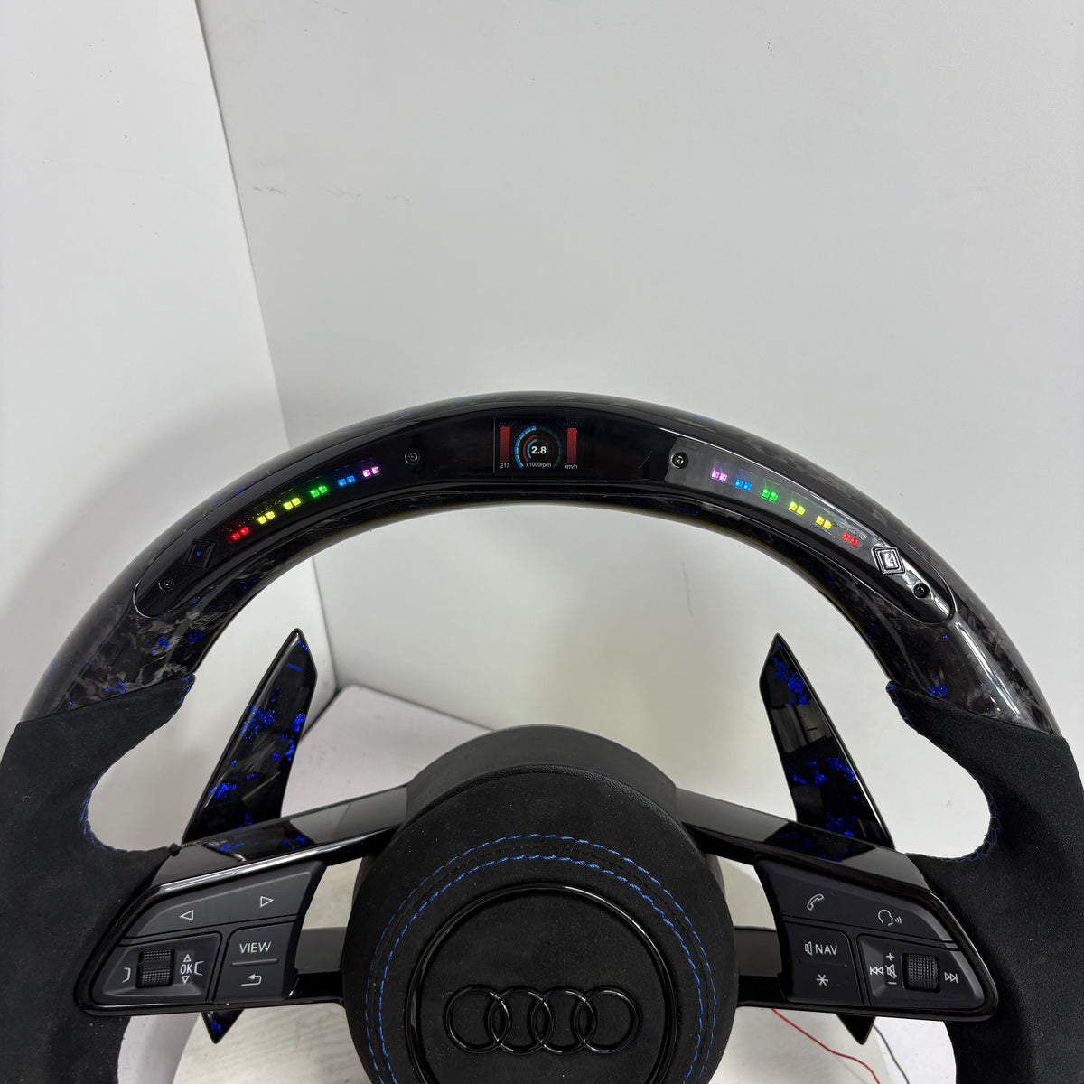 Volante Audi RS Personalizado en Carbono Forjado Azul, Alcantara y Pantalla LED con Airbag Incluido