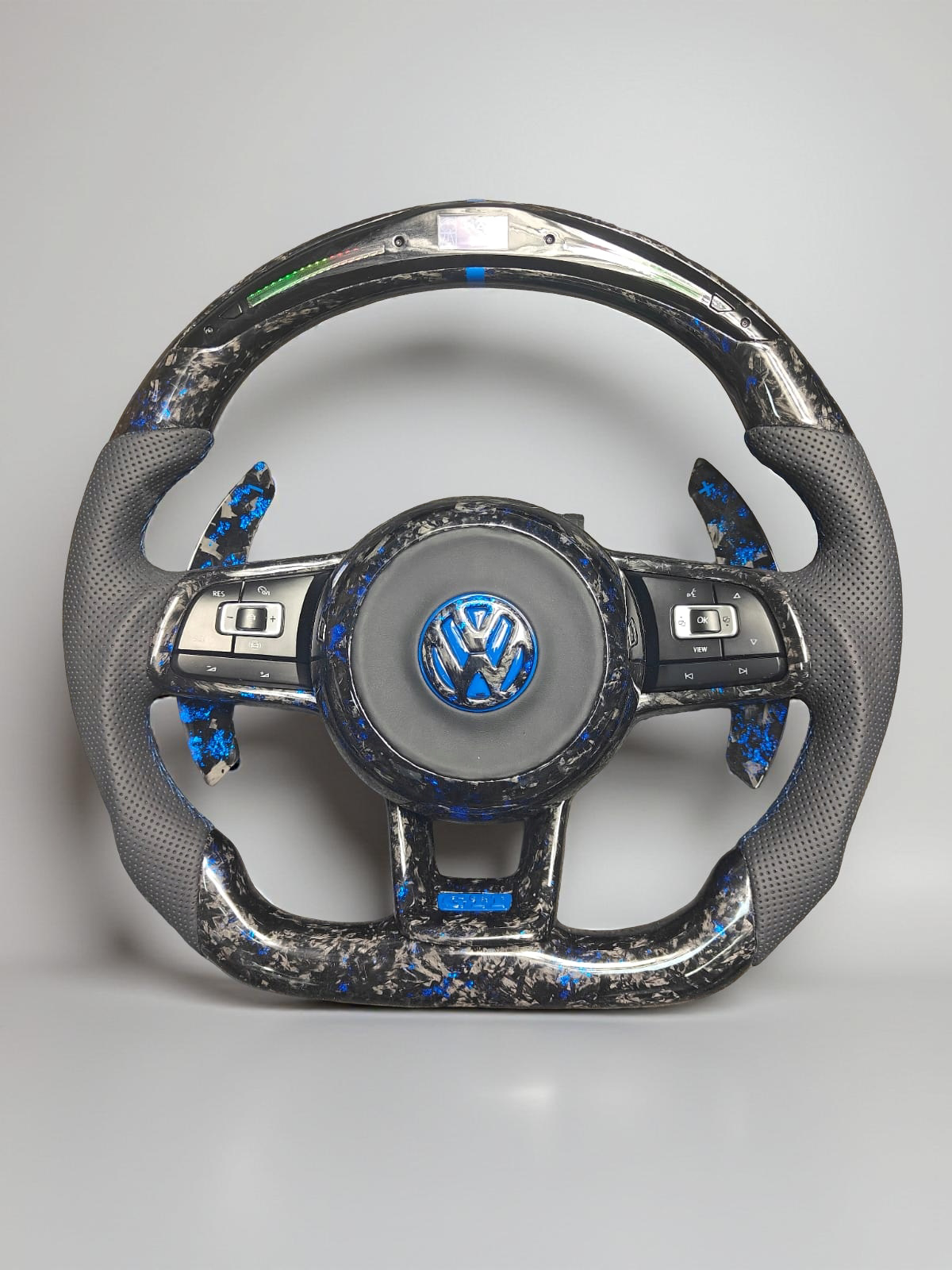 Volante Volkswagen GTI/R – Carbono Forjado con Display LED