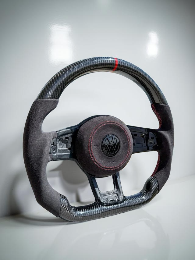 Volante Volkswagen R – Carbono y Alcántara