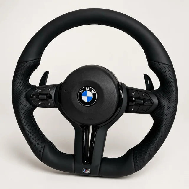 مقود BMW M مسطح من الجلد الأسود المخرم