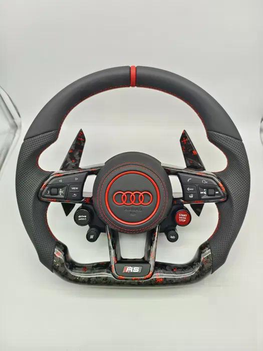 Volante Audi RS Performance en Fibra de Carbono, Cuero Perforado y Detalles Rojos con Levas y Multifunción