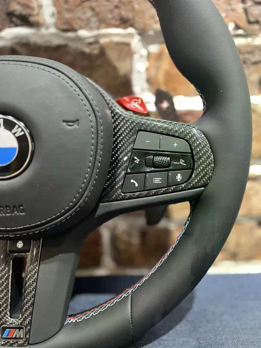 Volante BMW M Performance en Fibra de Carbono y Alcantara con Levas Rojas, M1/M2 y Multifunción