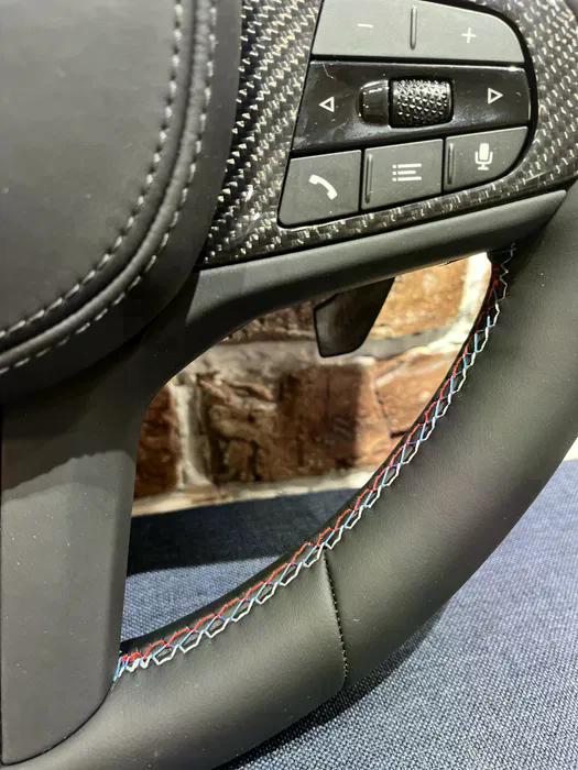 Volante BMW M Performance en Fibra de Carbono y Alcantara con Levas Rojas, M1/M2 y Multifunción