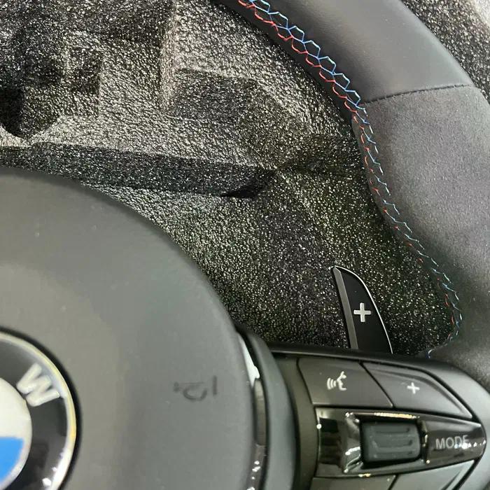 Volante BMW M Performance en Cuero Negro con Levas, Botones M1/M2 y Multifunción