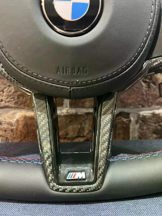 Volante BMW M Performance en Cuero Negro y Fibra de Carbono con Botones M1/M2, Levas y Multifunción