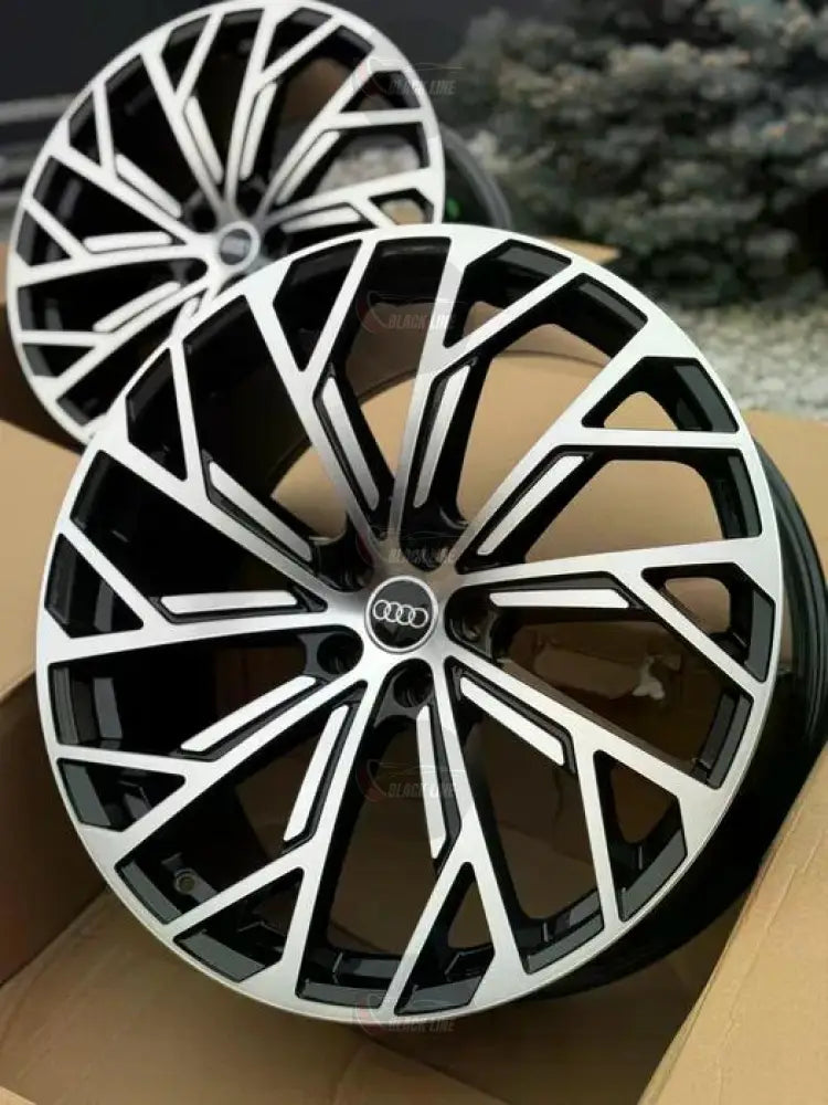 Llantas Deportivas Estilo Audi con Diseño Turbina Angular – Negro y Plata