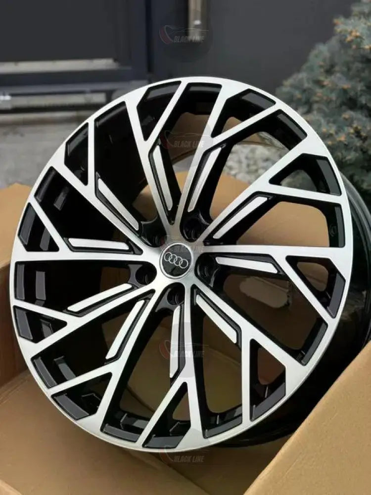 Llantas Deportivas Estilo Audi con Diseño Turbina Angular – Negro y Plata