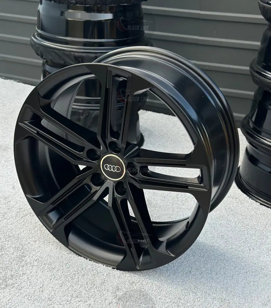 Llantas Deportivas Estilo Audi de Cinco Radios Dobles – Negro