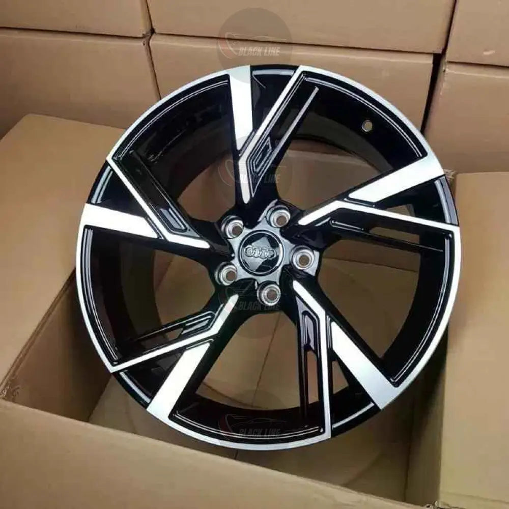 Llantas Deportivas Estilo Audi de Cinco Radios Dobles – Negro Brillo y Plata