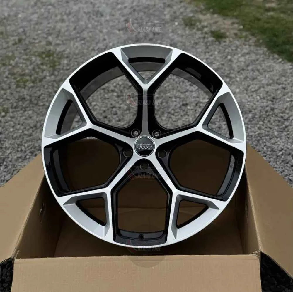 Llantas Deportivas Estilo Audi de Cinco Radios Dobles – Negro y Plata