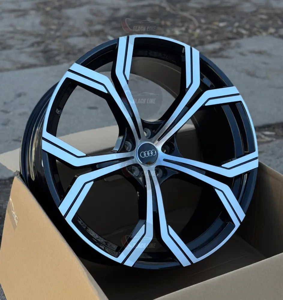 Llantas Deportivas Estilo Audi de Cinco Radios Dobles – Negro y Plata