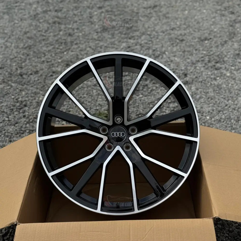 Llantas Deportivas Estilo Audi de Cinco Radios Dobles – Negro y Plata